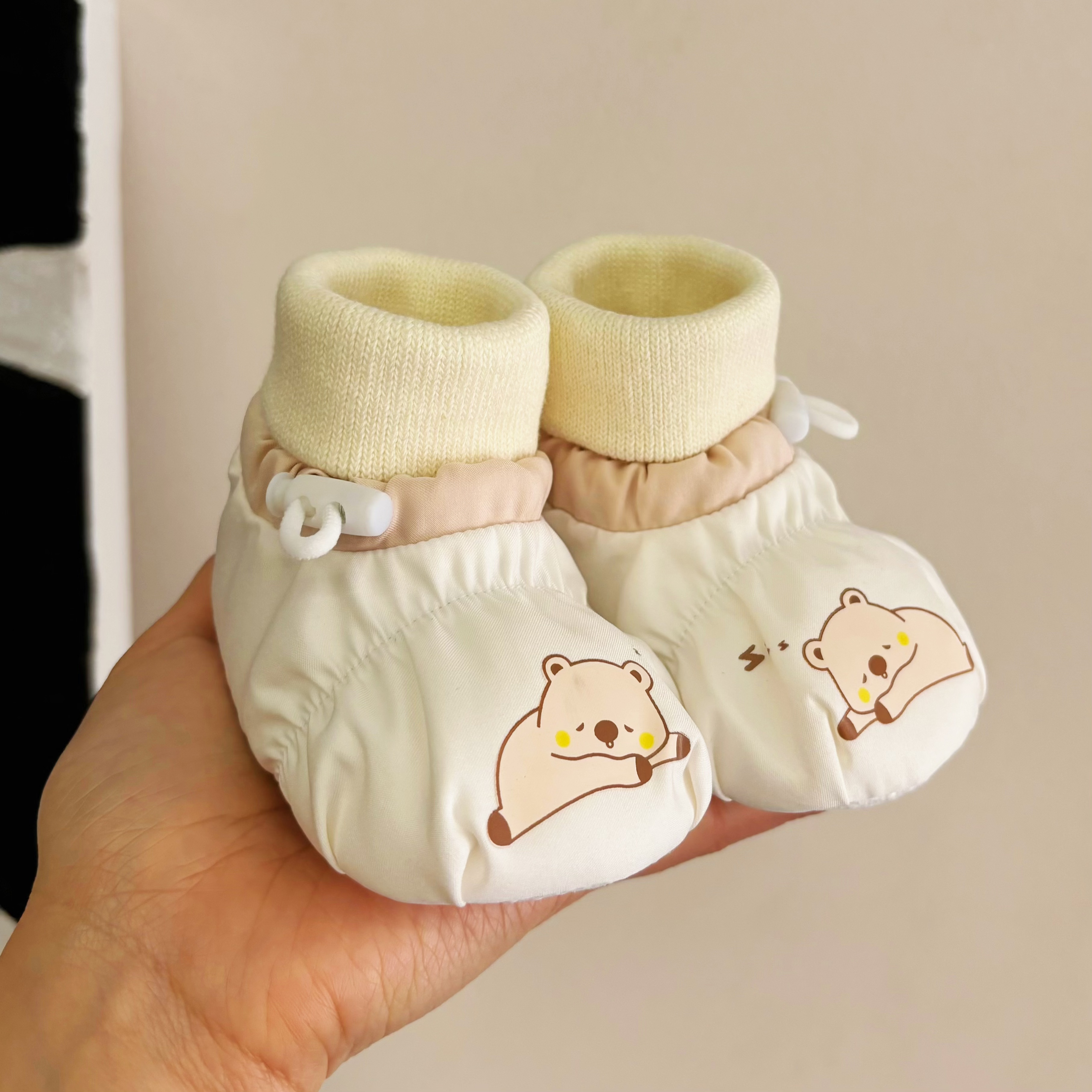 婴儿鞋袜男女宝宝软底鞋新生儿鞋子0-3月防掉春秋款6到12个月学步