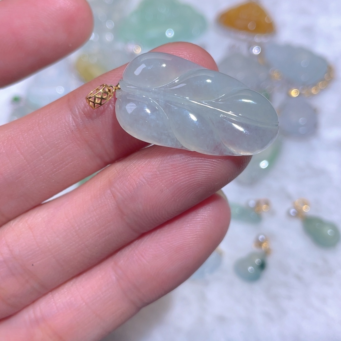 翡翠18K金镶嵌颈饰翡翠