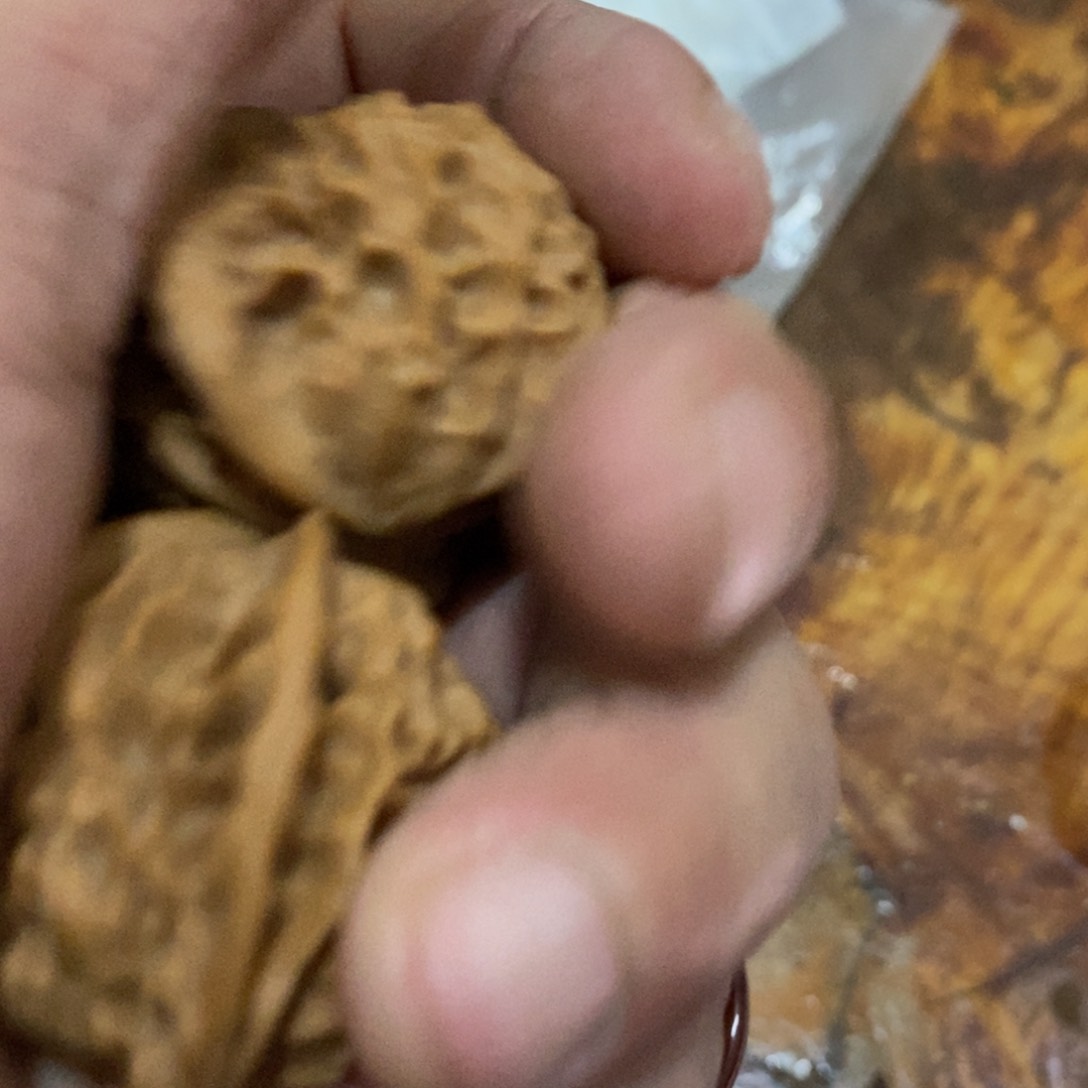 秦岭南侧和东北的山