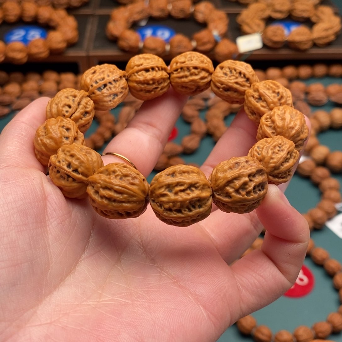 文玩核桃手串18尺寸八棱