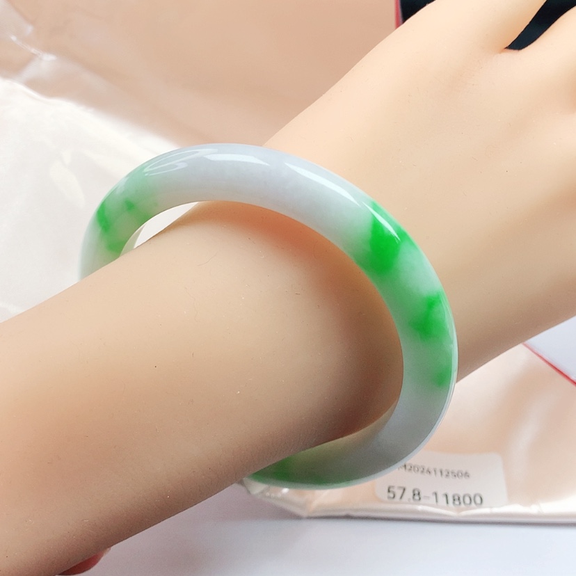 【闪购商品】翡翠手镯未镶嵌57➕圈口