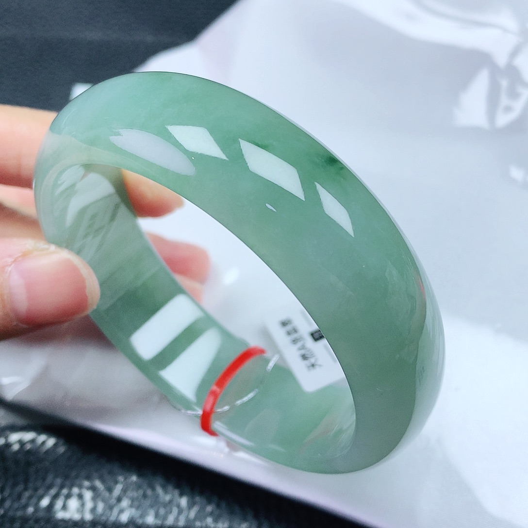 翡翠手镯未镶嵌59轮胎