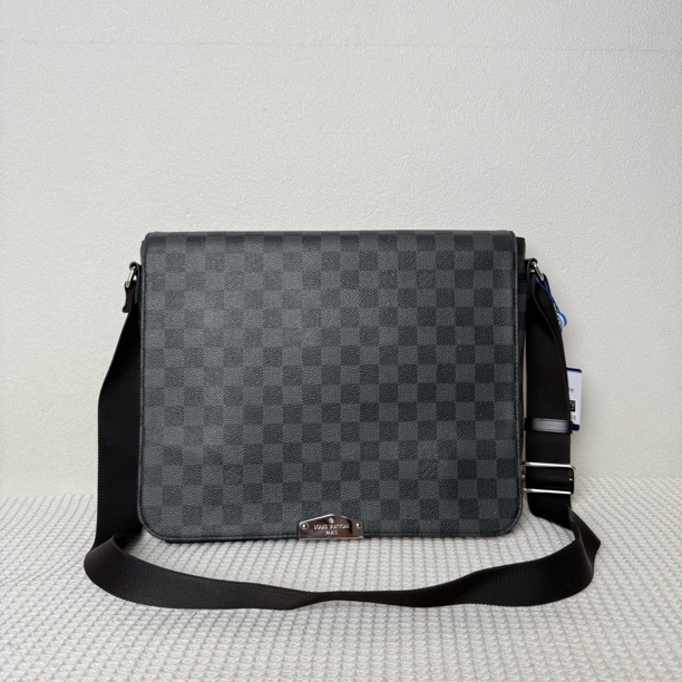 99新 LouisVuitton/路易威登 5842/芯片款黑棋盘格中号邮差包