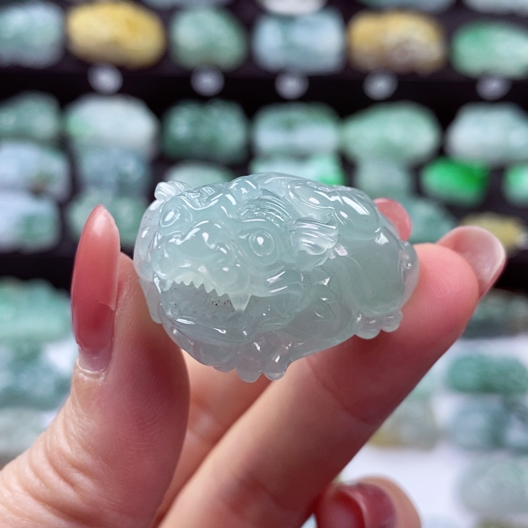 翡翠颈饰未镶嵌天然