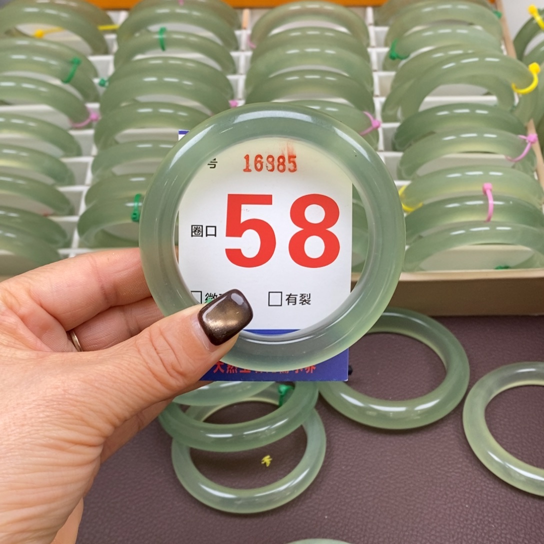 獭***鱼蛇纹石玉未镶嵌手镯