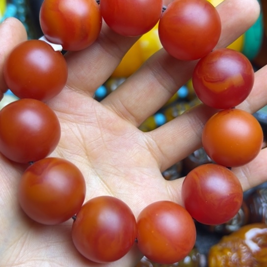 琥珀未镶嵌手链蜜蜡