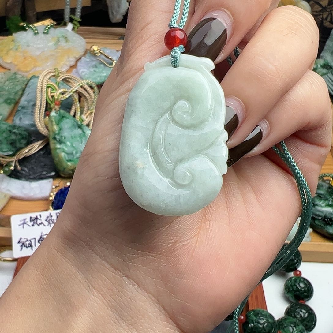 翡翠吊坠(赠链)未镶嵌吊坠4