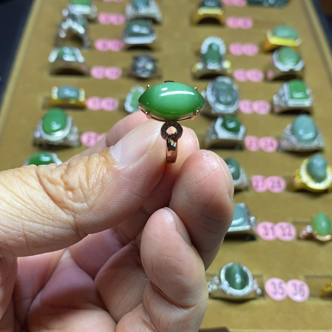 和田玉未镶嵌戒指