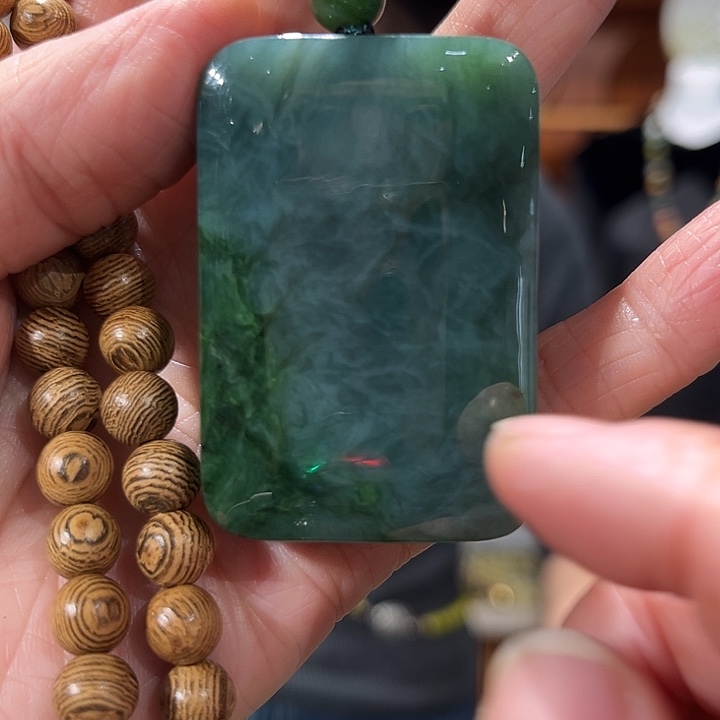 吊坠(赠链)未镶嵌和田玉（碧玉）