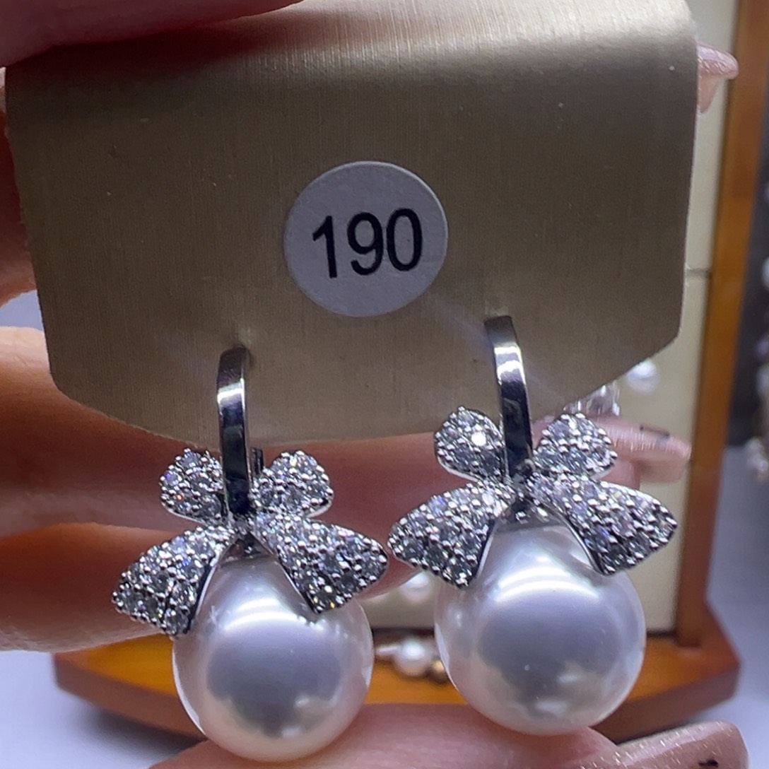 淡水珍珠耳饰未镶嵌