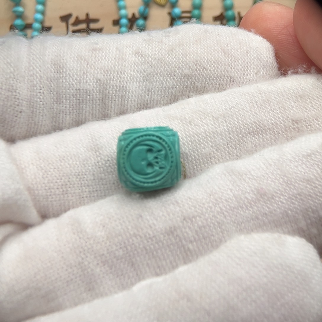 绿松石雕刻未镶嵌