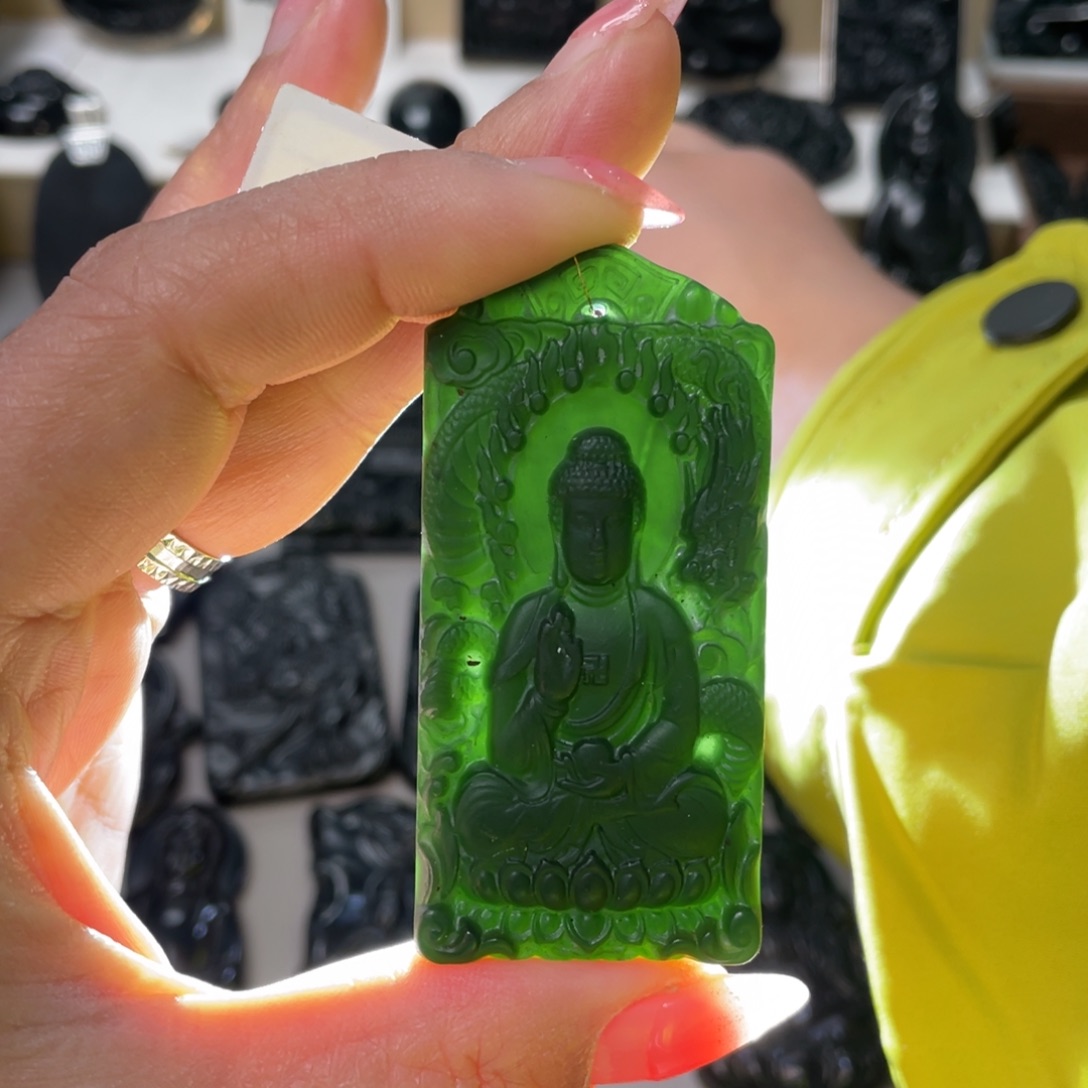 蛇纹石玉未镶嵌吊坠