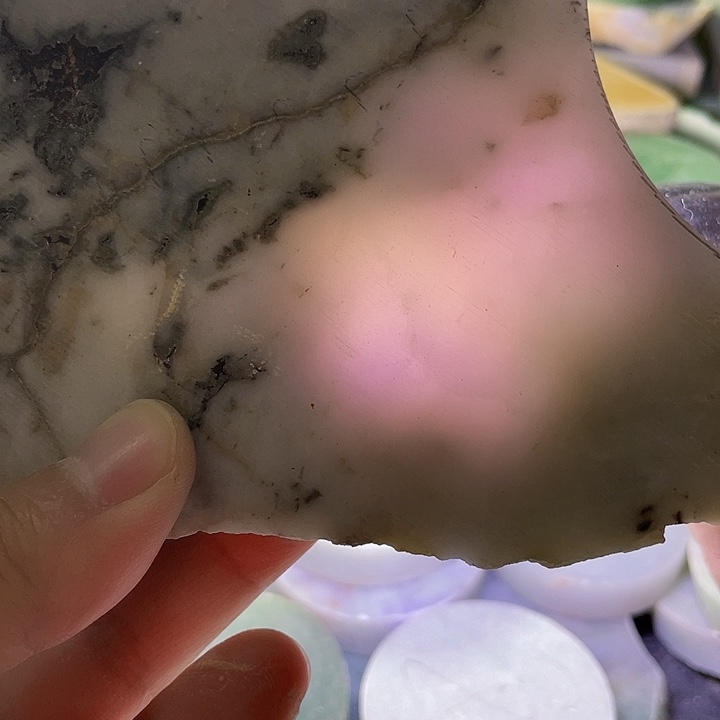 翡翠颈饰未镶嵌毛料70