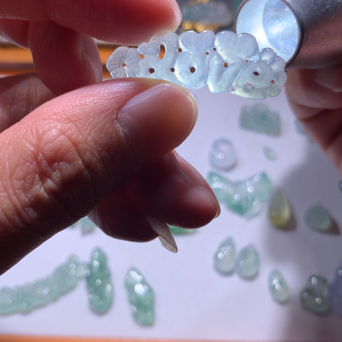 翡翠未镶嵌挂件Love手牌