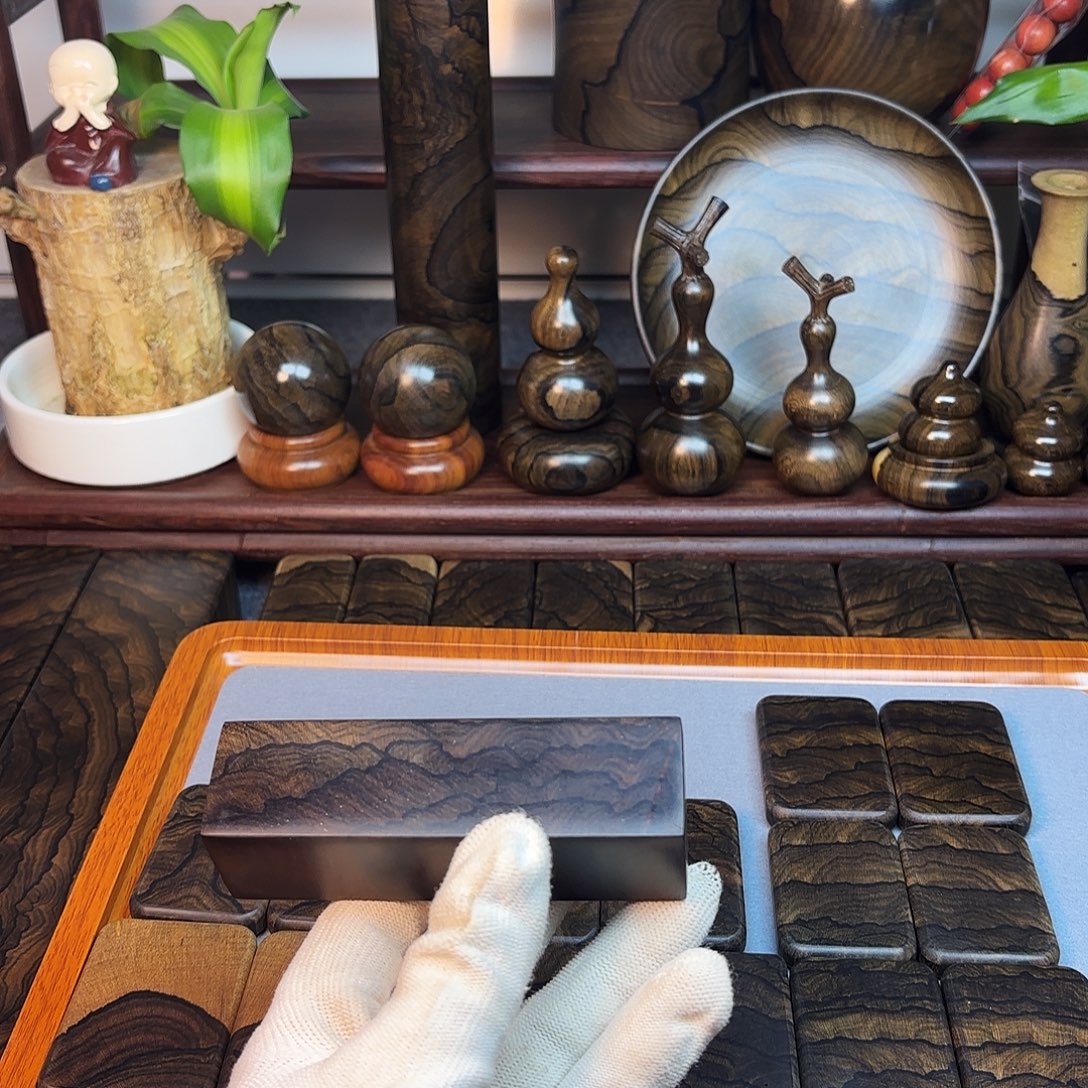 耶***耶破布木（黑柿木）木料一个