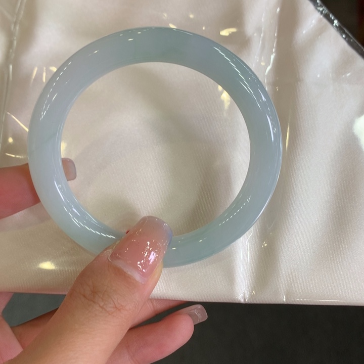 翡翠未镶嵌手镯52圈口