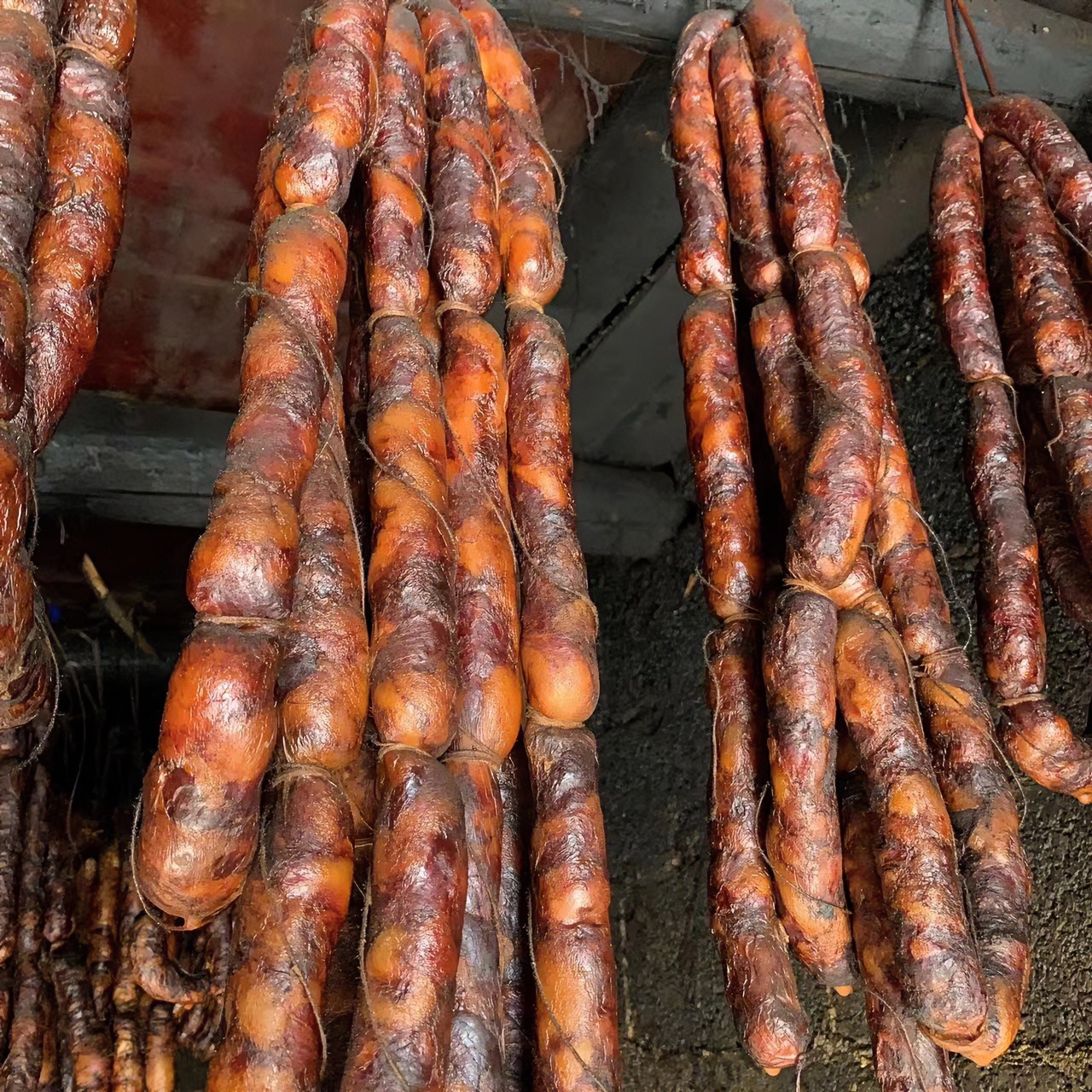 重庆麻辣香肠烟熏风味正宗柴火制作手工香肠腊肉
