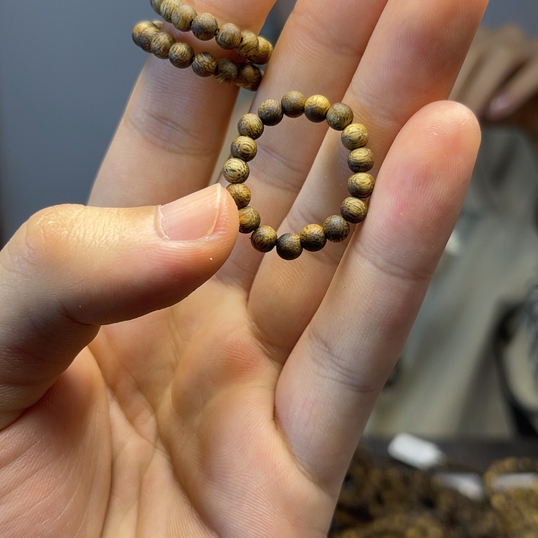 沉香碎屑+棋楠戒指一个