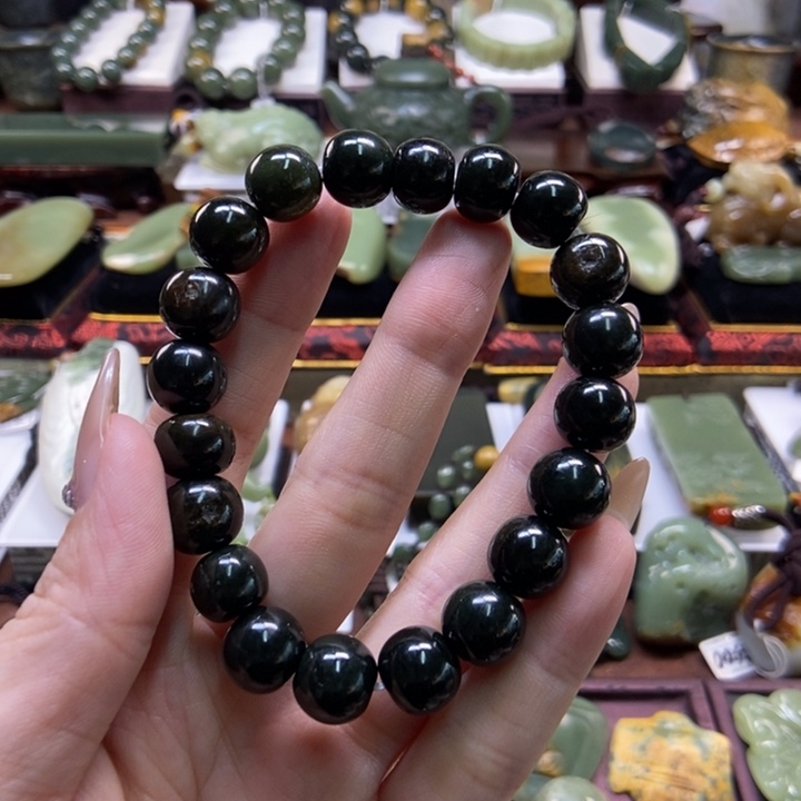 未镶嵌手串岫岩河磨玉（透闪石质玉）