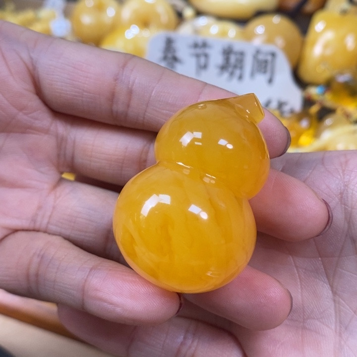 琥珀颈饰未镶嵌葫芦