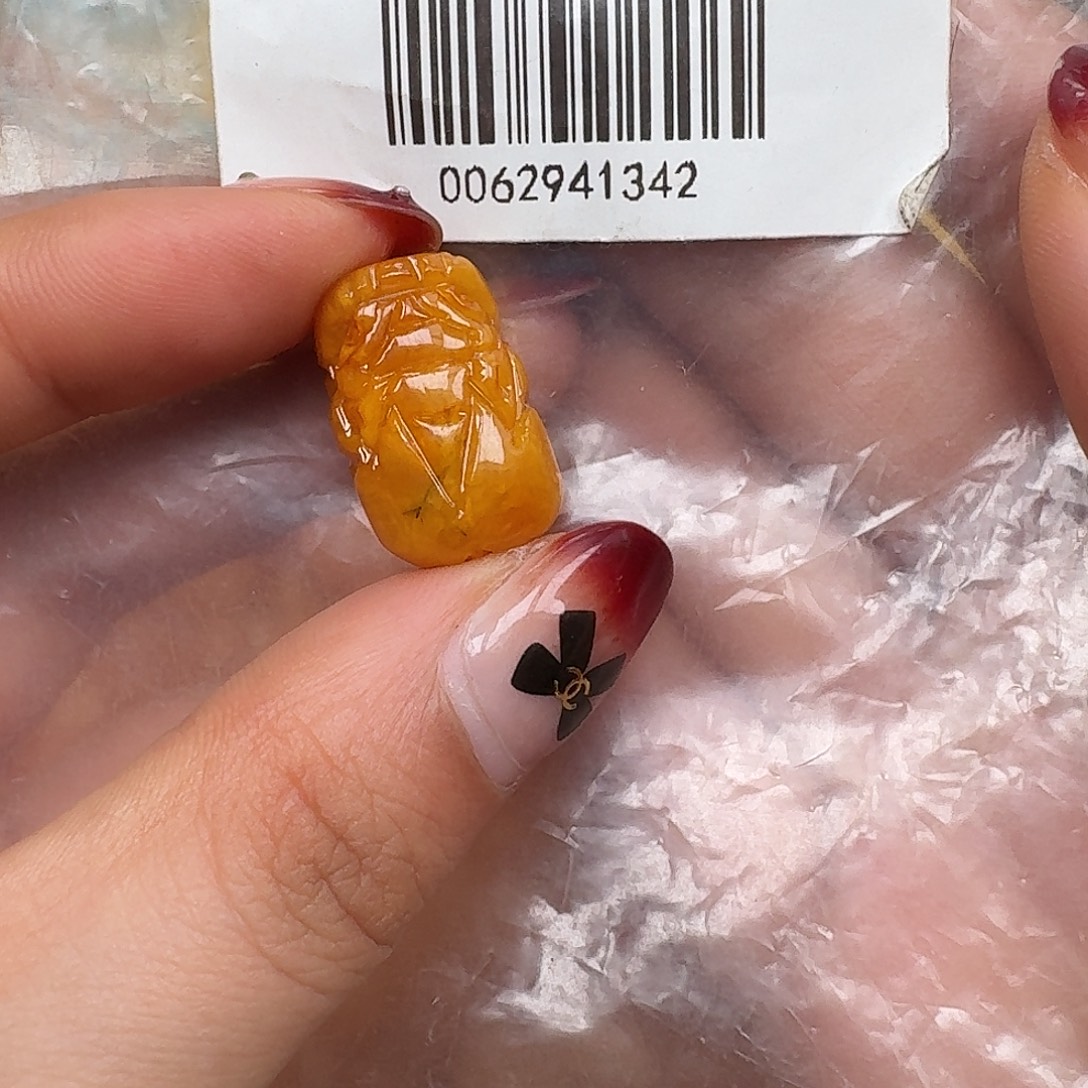 琥珀未镶嵌裸石悠悠