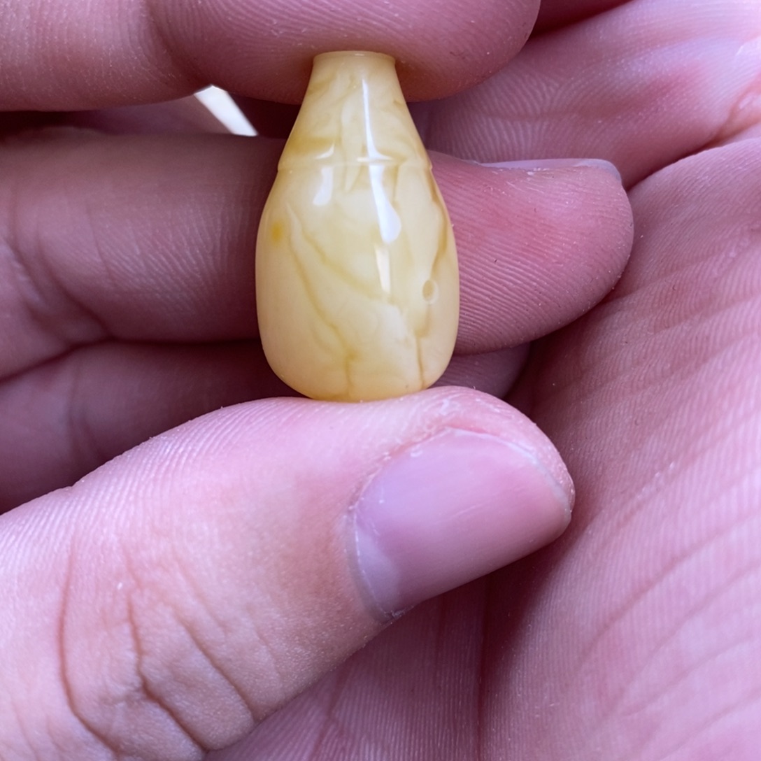 蜜蜡裸石未镶嵌大****灵