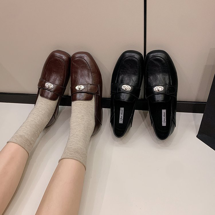 【喜喜】2026早春新款复古英伦风一脚蹬小皮鞋通勤内增高方头乐福