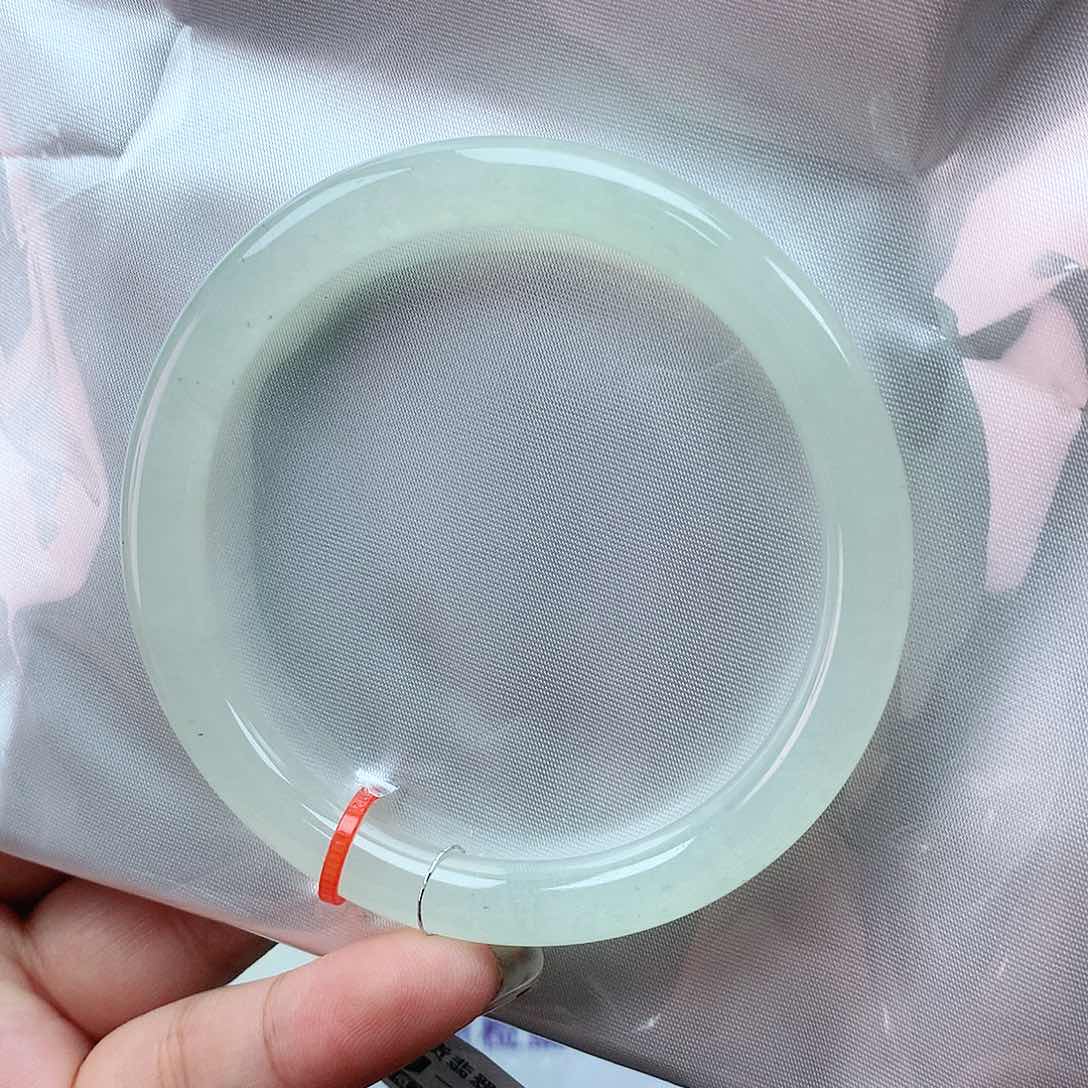 翡翠手镯未镶嵌59圈