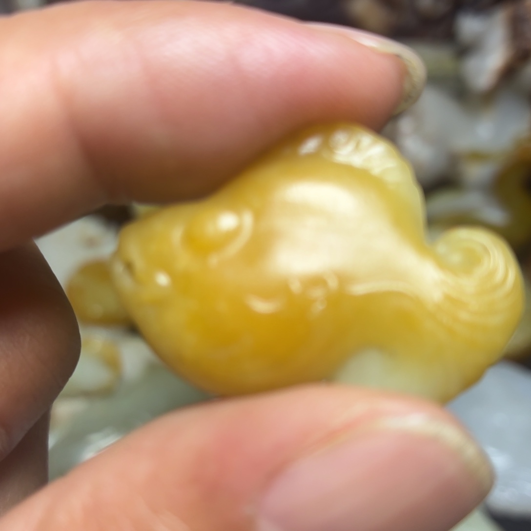 枫***鱼和田玉未镶嵌挂件