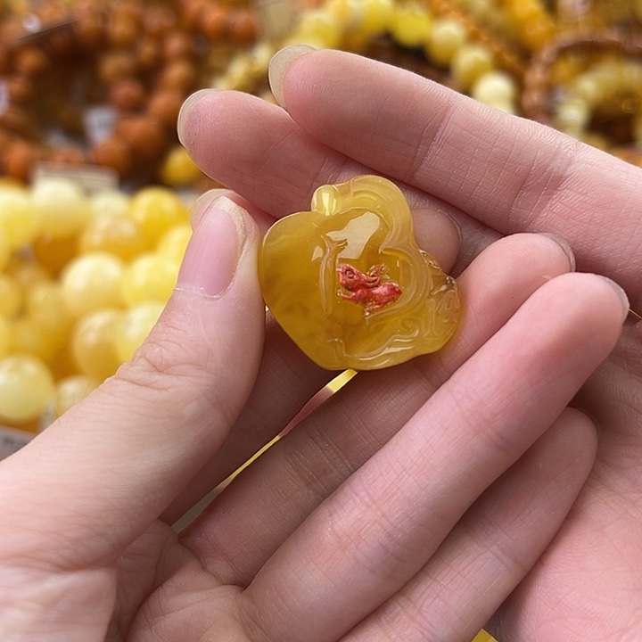 未镶嵌琥珀珠宝奇石