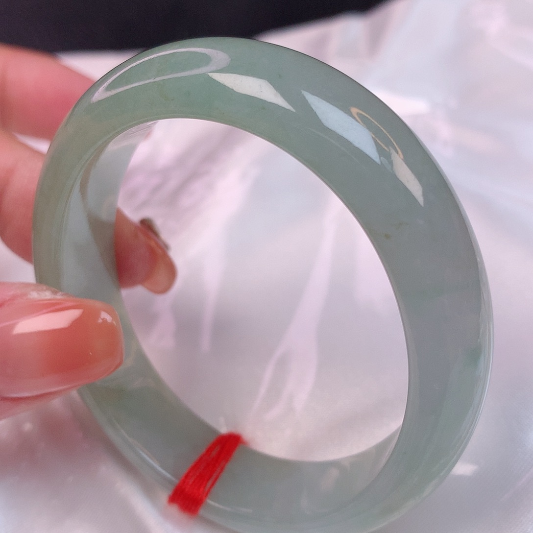 【闪购商品】翡翠手镯（贵妃镯）未镶嵌53