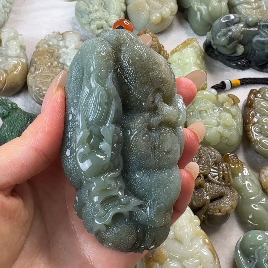 和田玉未镶嵌把件