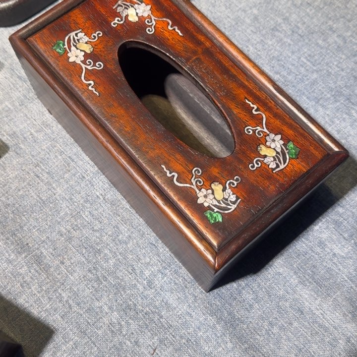 贡木抽纸盒的的的的