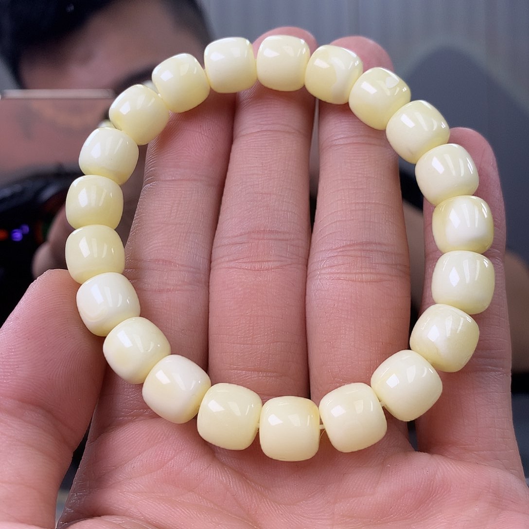 蜜蜡珠宝奇石未镶嵌