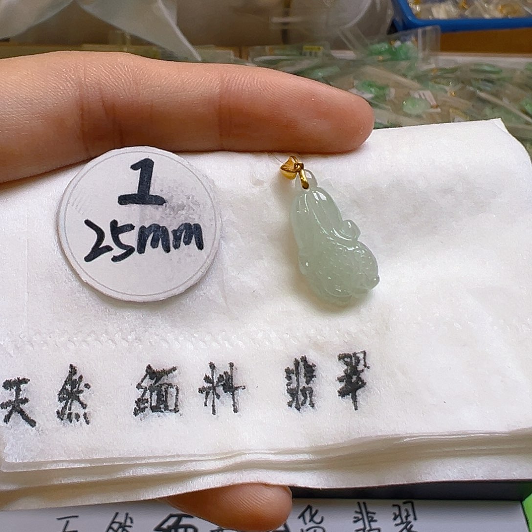 翡翠颈饰18K金镶嵌翡翠