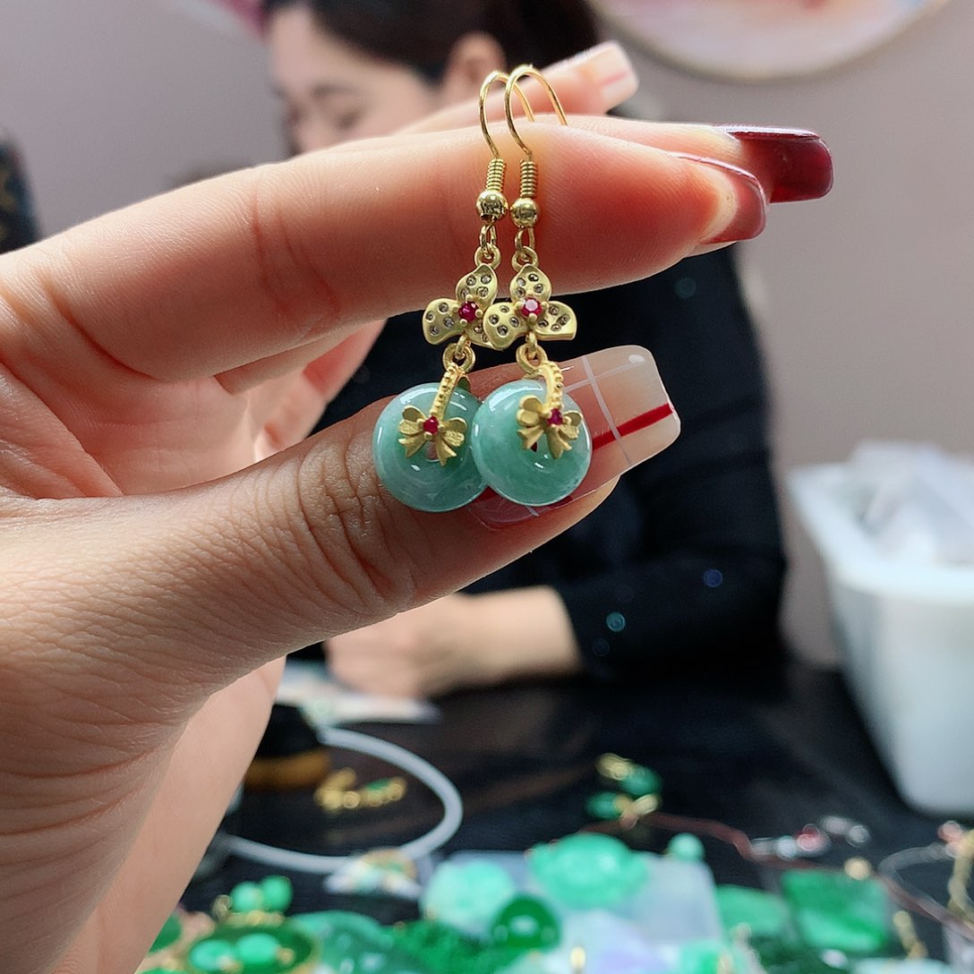 【闪购商品】翡翠耳饰未镶嵌，