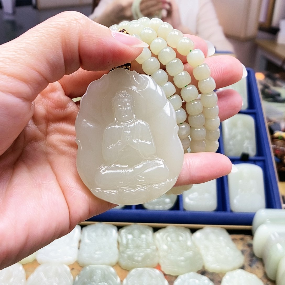 和田玉颈饰未镶嵌?****?