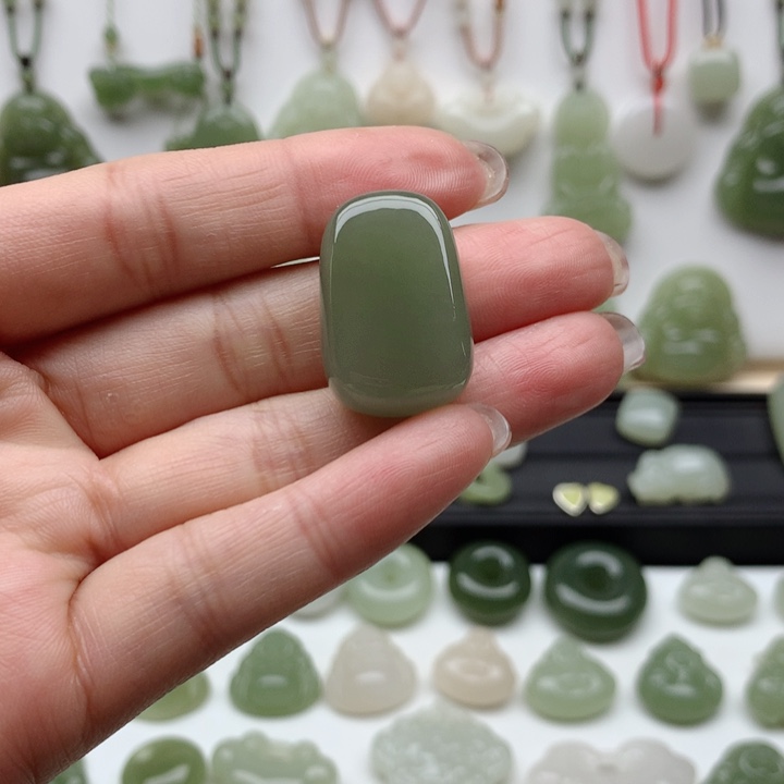 和田玉吊坠未镶嵌