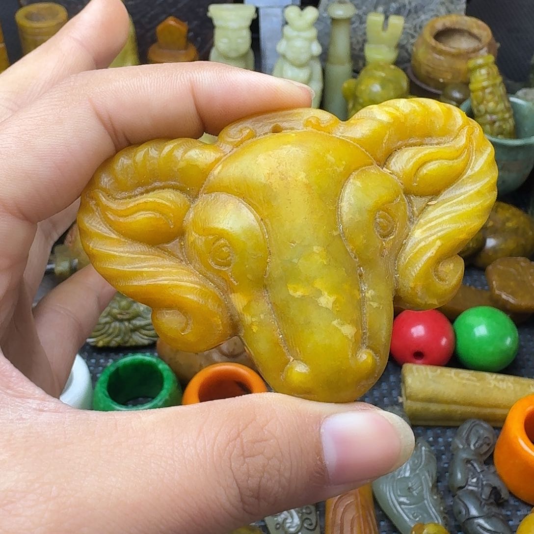 白玉菩提吊坠。。。