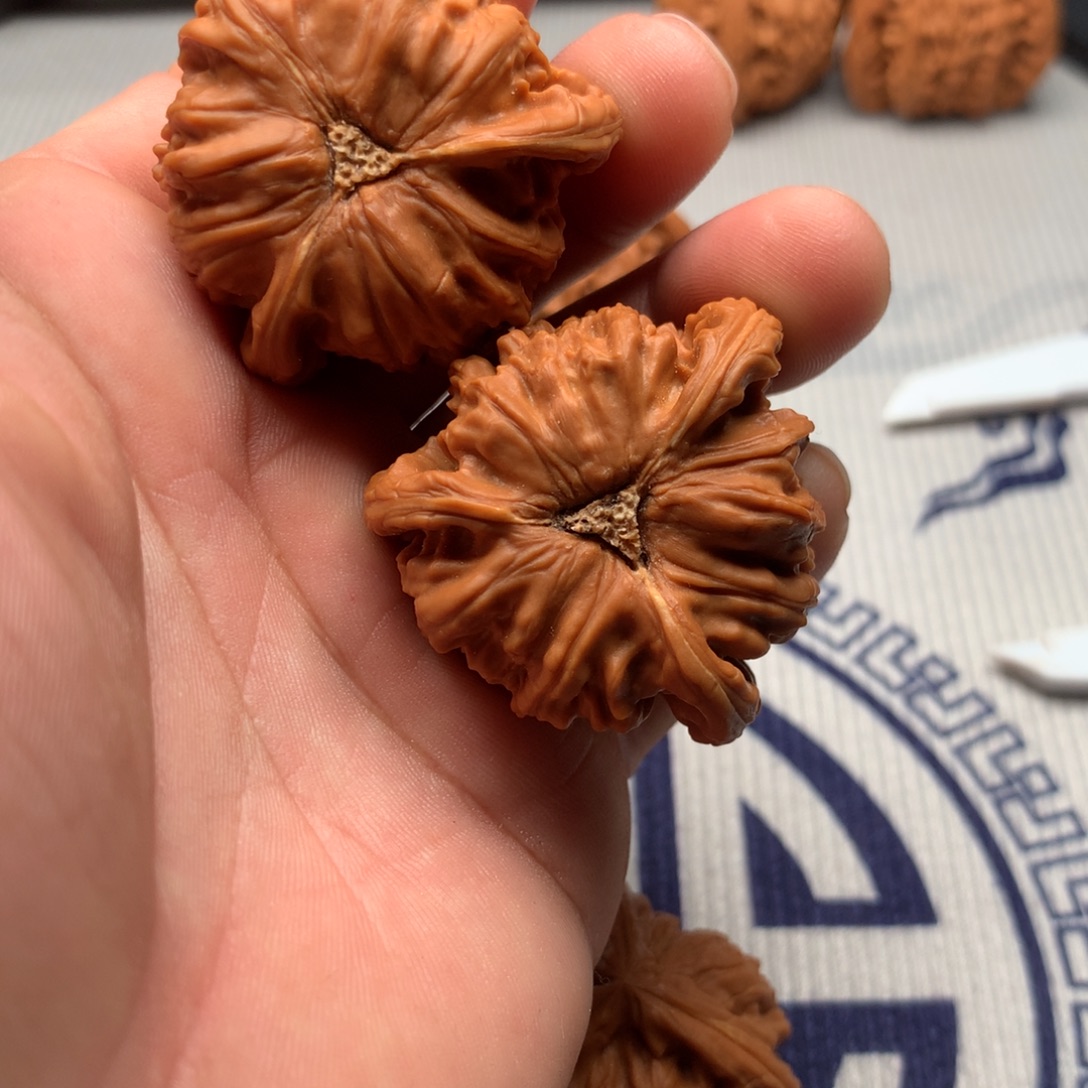 戴***赛吊坠文玩核桃三棱三棱三棱三棱