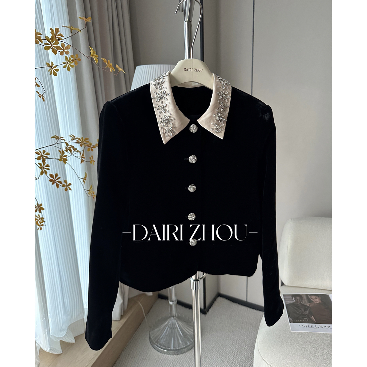 DAIRI   ZHOU▪️无关的犹豫   45桑蚕丝重工钉钻刺绣粉领外套精致