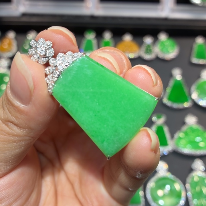 翡翠18K金镶嵌吊坠(不含链)翡翠