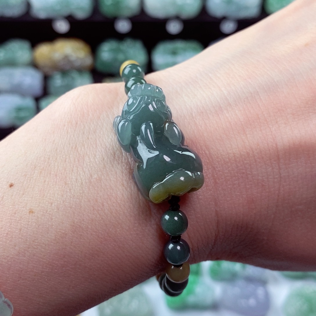 翡翠颈饰未镶嵌天然