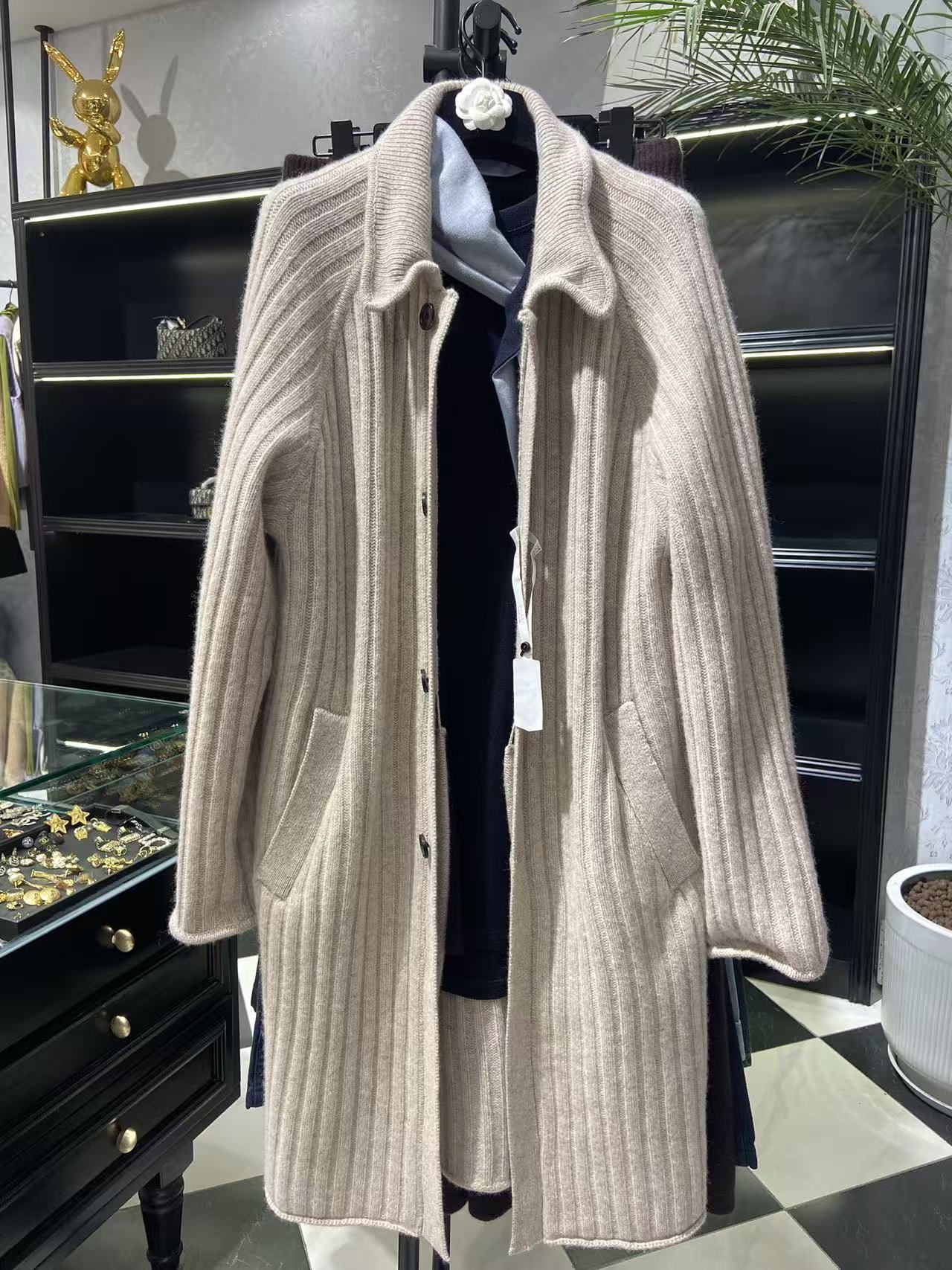 秋冬氛围感穿搭！常规款米灰色竖纹长款开衫针织毛衣慵懒随性风