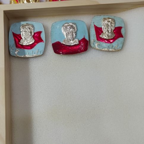 其他普通金属卜*纪念章