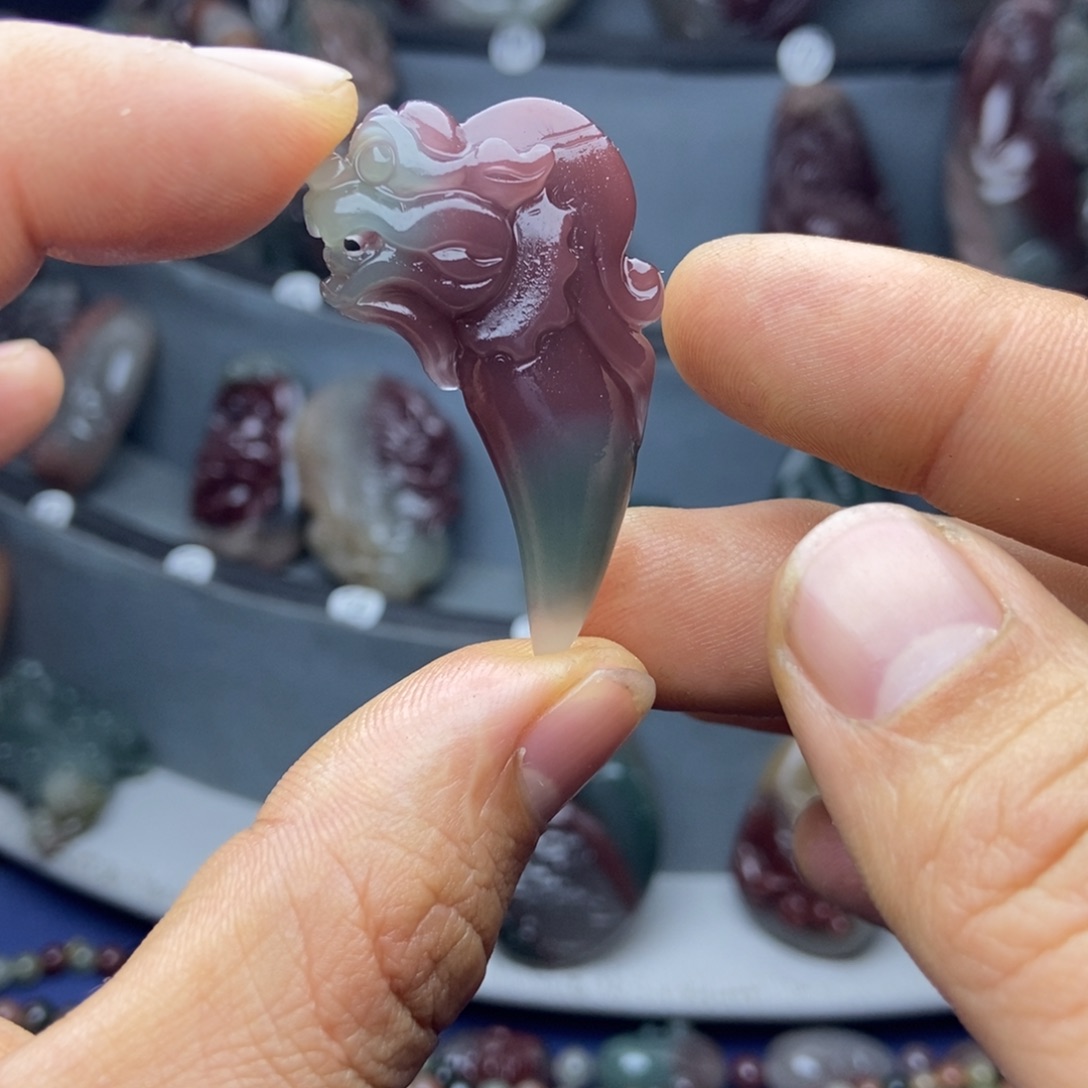 玛瑙/玉髓颈饰未镶嵌