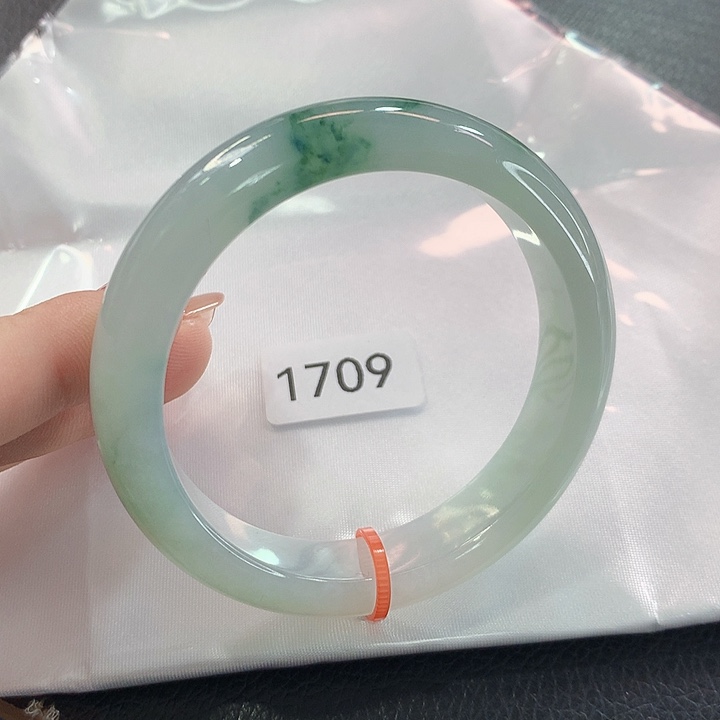 翡翠未镶嵌手镯天然翡翠手镯01