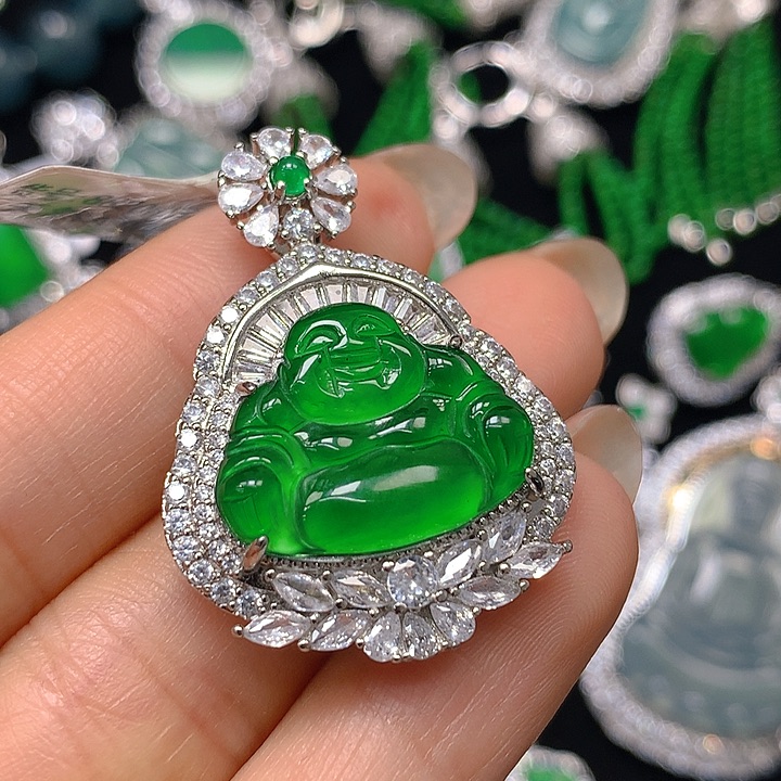 翡翠颈饰未镶嵌翡翠