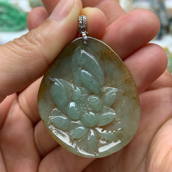 翡翠颈饰未镶嵌翡翠