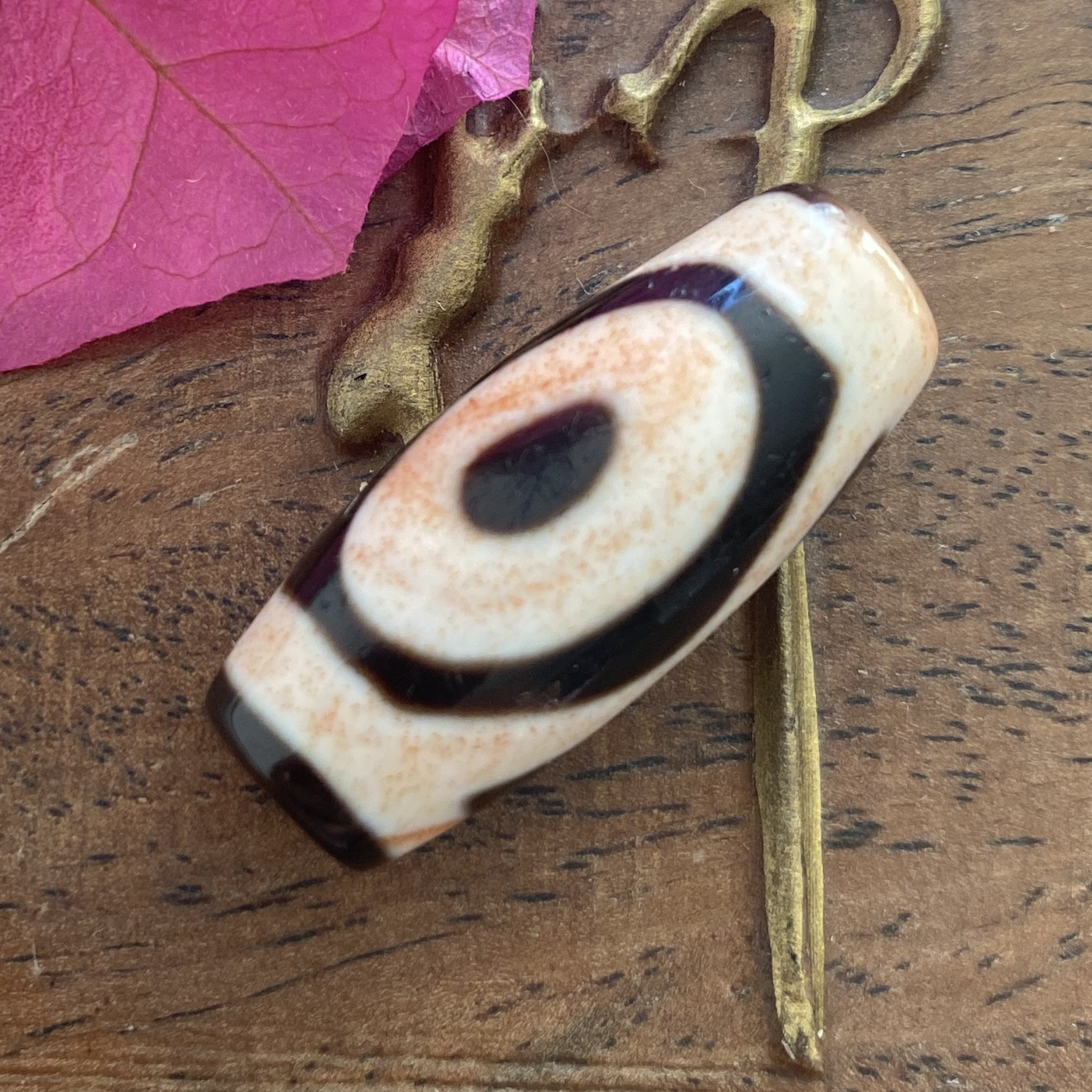 行运臻品二眼满砂珠珠